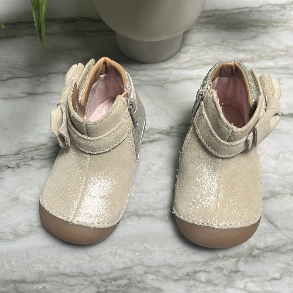 Stride Rite soft beige